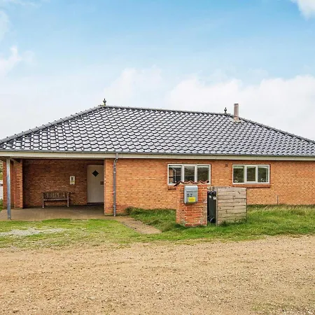 Modern Holiday Home With Garden In Fan Holiday home *